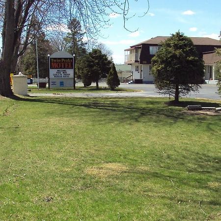 Twin Peaks Motel Napanee Exterior foto