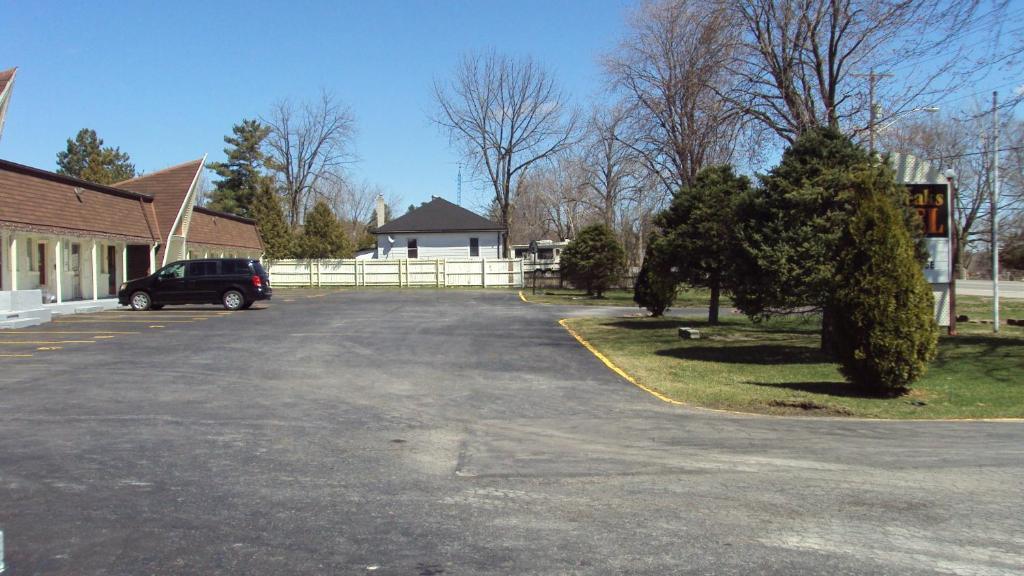 Twin Peaks Motel Napanee Exterior foto