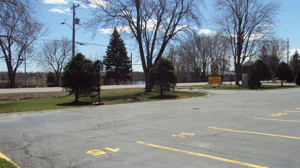 Twin Peaks Motel Napanee Exterior foto